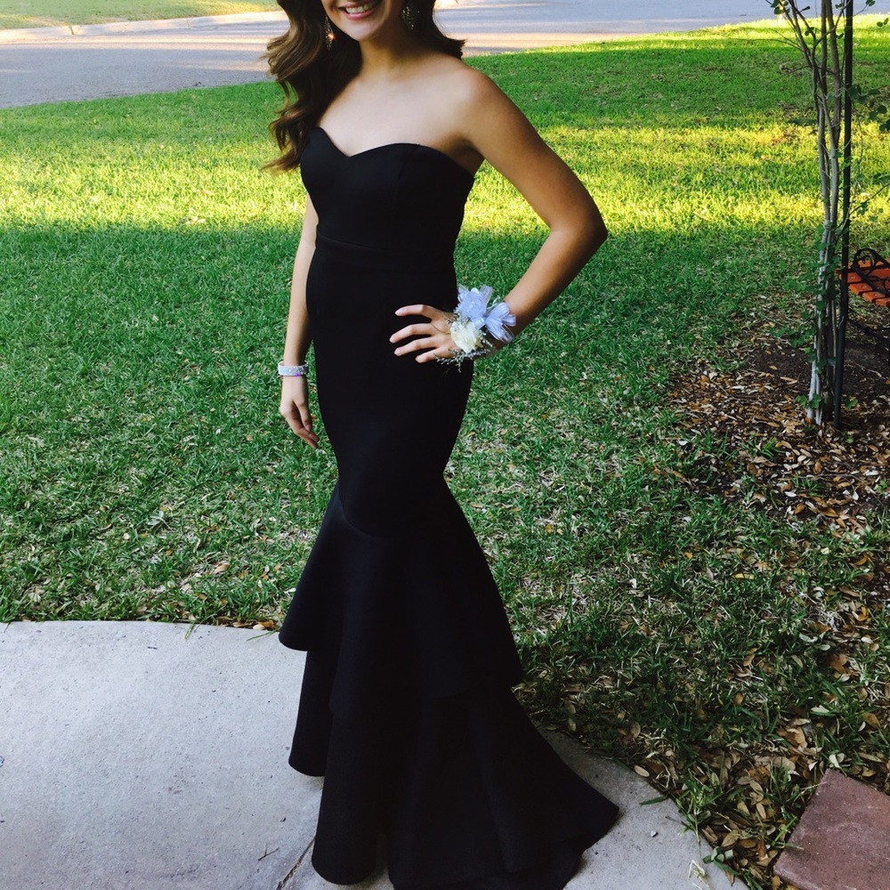 Gorgeous and elegant dress purchased at Gautier.